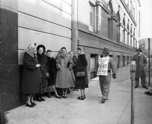 1950 - Wisconsin Telephone Exchange picket